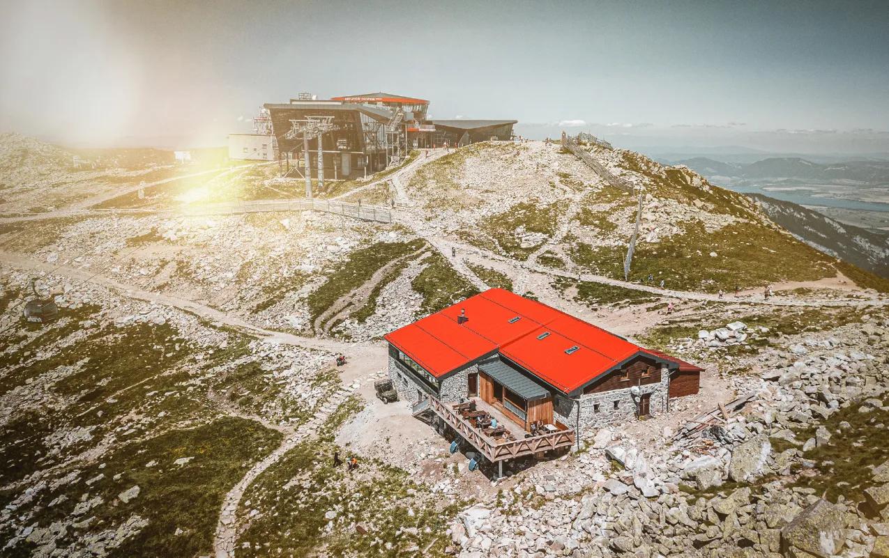 Kamenná chata pod Chopkom - 1985 m n.m.